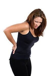 dor lombar em uma mulher com osteocondrose