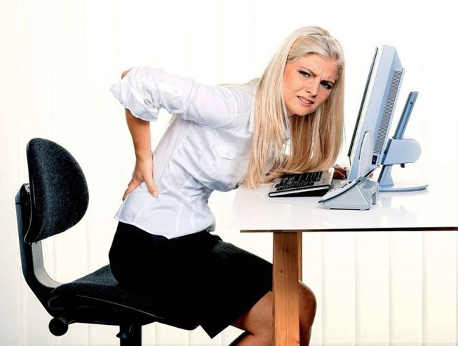 menina tem dor nas costas