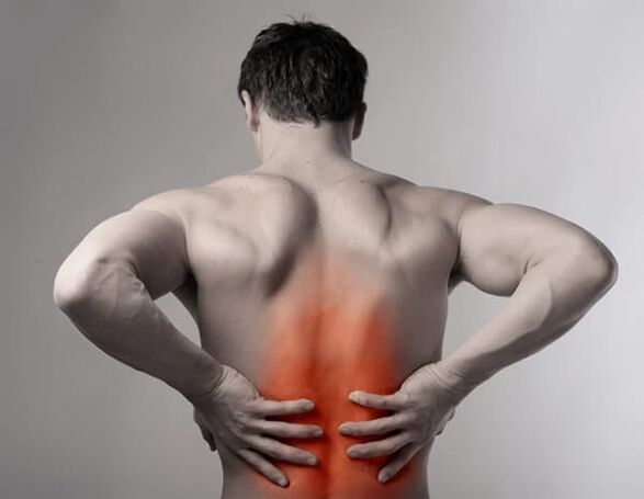 dor nas costas devido à osteocondrose espinhal